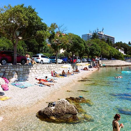 Branko Fabijanic Front Row By The Sea Daire Selce Dış mekan fotoğraf