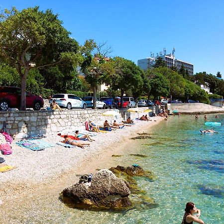 Branko Fabijanic Front Row By The Sea Daire Selce Dış mekan fotoğraf