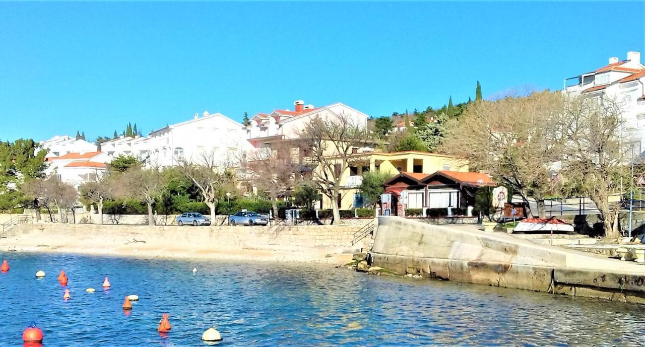 Branko Fabijanic Front Row By The Sea Daire Selce Dış mekan fotoğraf